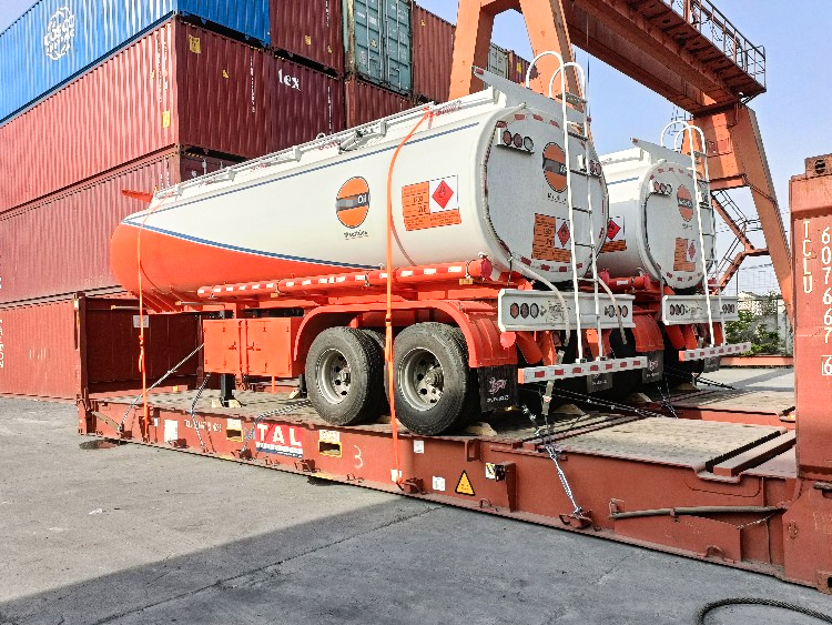SPV Oil Tank Semi-trailer Loading 1 SPV Oil Tank Semi-trailer Loading 1